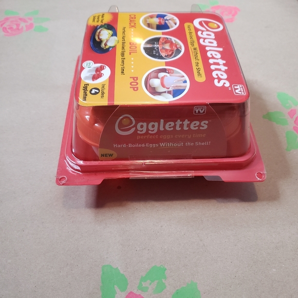 NEW Egglettes - 4 Egg Cups - Egg Cooker Hard & Soft Maker - Picture 6 of 7